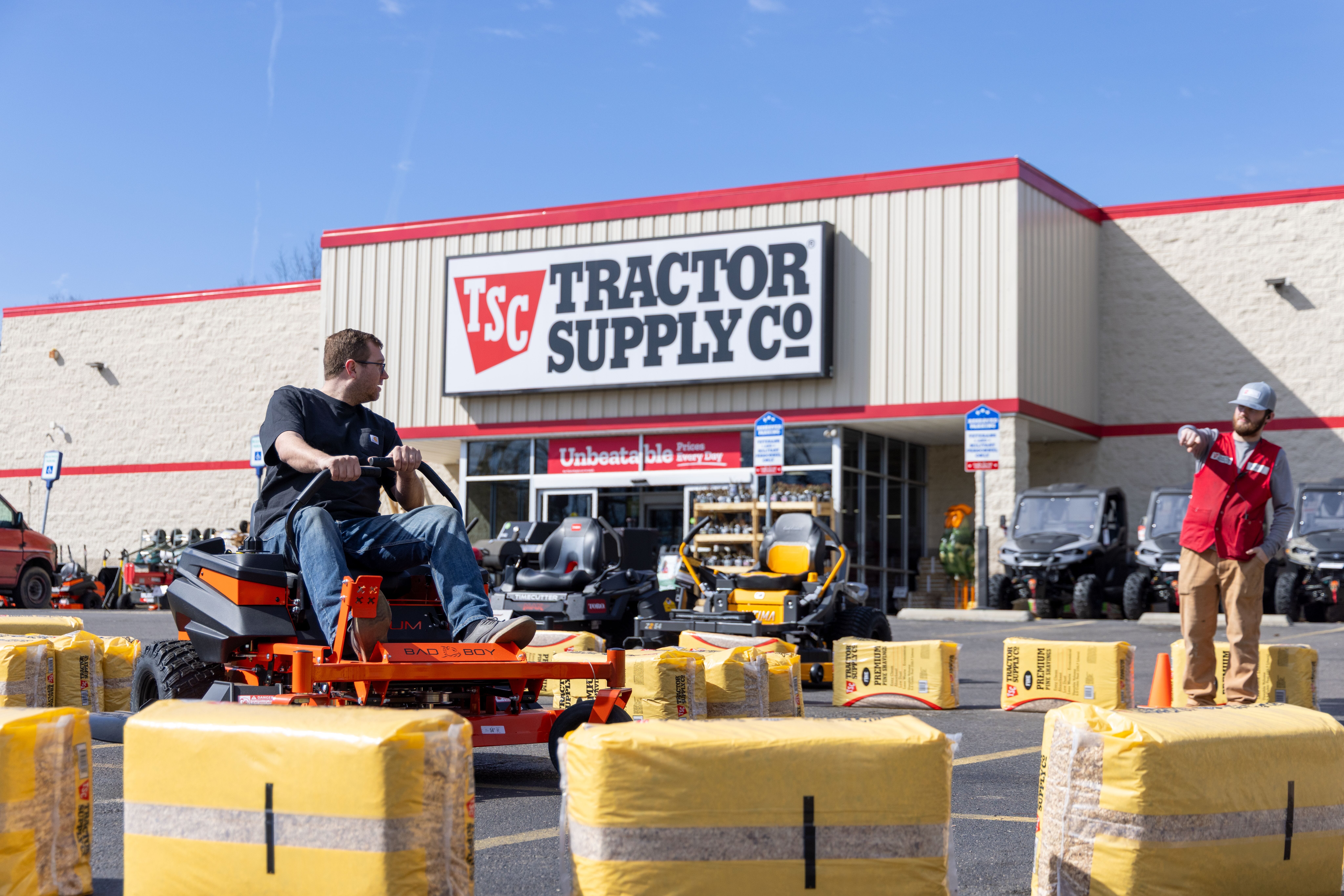3 News Article Image Probefahren Sie Rasenmäher am Wochenende bei Tractor Supply