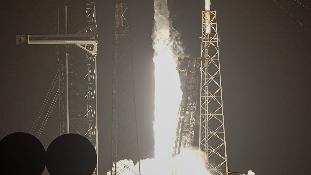 See photos of the early Tuesday SpaceX launch of a GPS III satellite from Florida