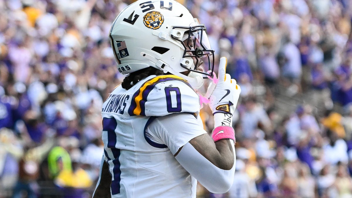 एनएफएल जगत ने 2026 एनएफएल ड्राफ्ट में बियर्स द्वारा ज़ेवियन थॉमस को चुनने पर प्रतिक्रिया व्यक्त की