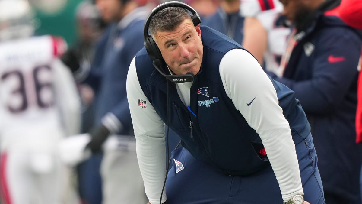Vrabel apologizes to Patriots players ahead of 2026 Draft after Russini photo scandal