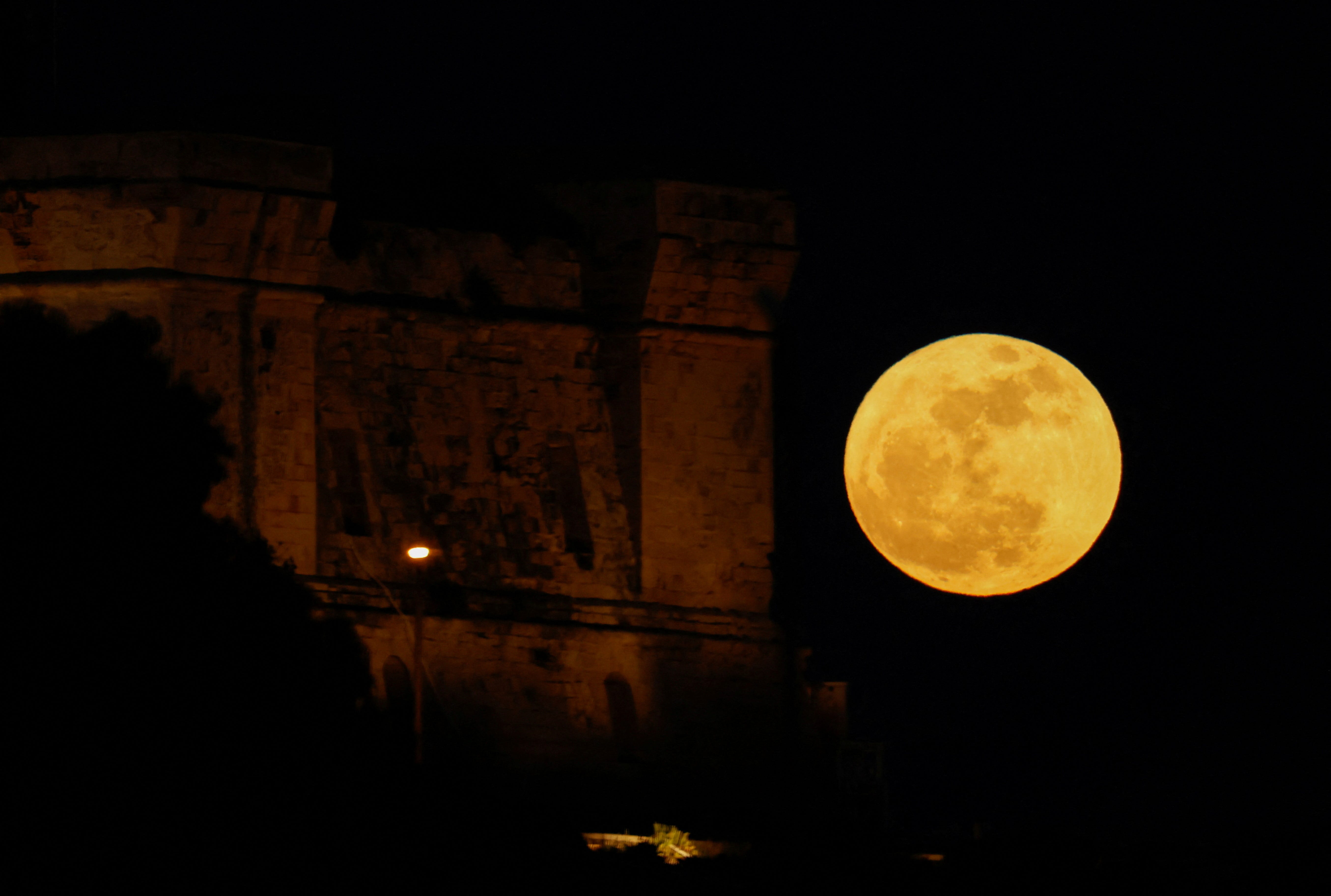 May's first full moon is almost here. When to look up