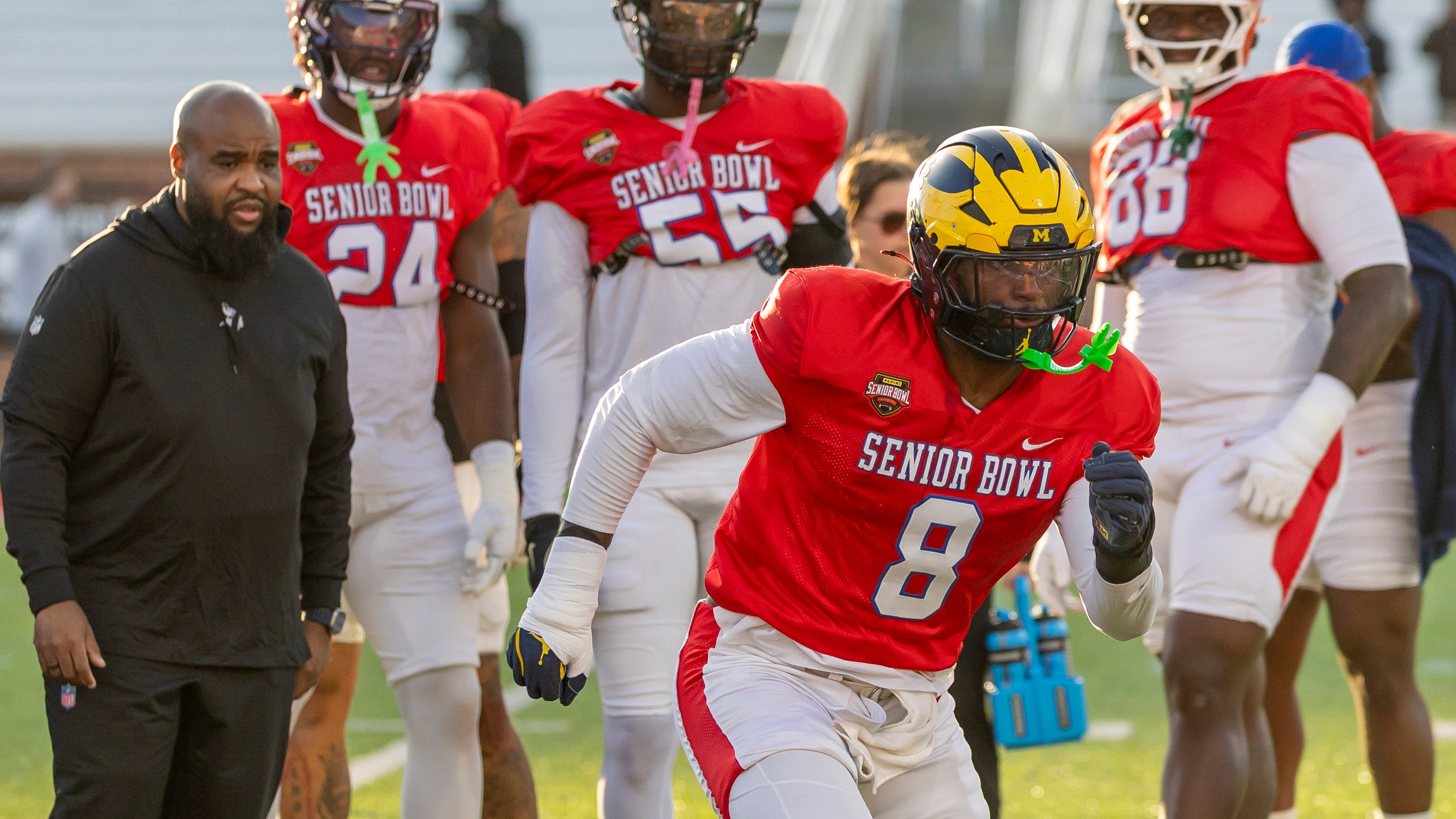 Los leones buscan a su nuevo Kalif Raymond en el receptor rápido Kendrick Law.