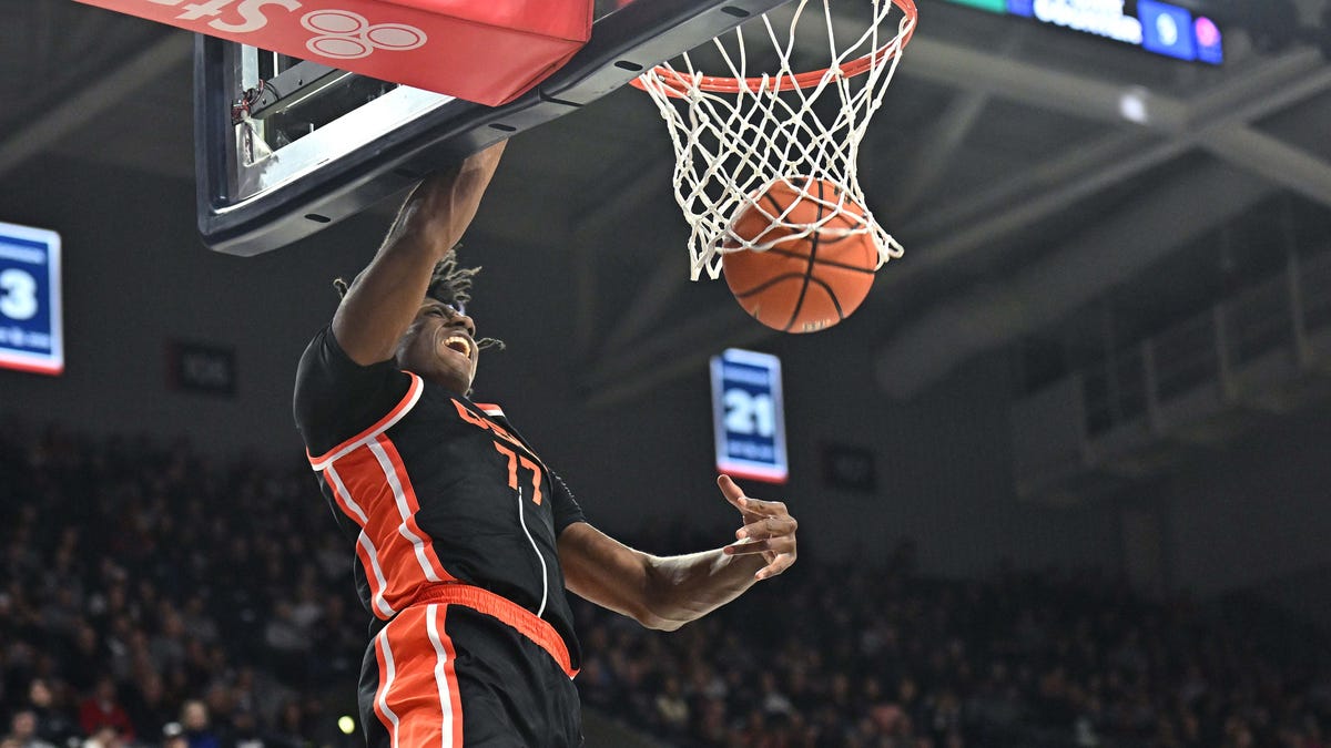 Veesaar's NBA Draft Exit Forces UNC to Rely on Transfer Maxim Logue for 2026-27 Center