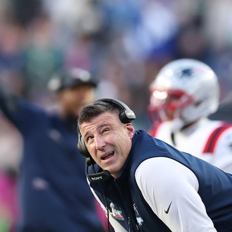 SANTA CLARA, CALIFORNIA - FEBRUARY 08: Head coach Mike Vrabel of the New England Patriots reacts against the Seattle Seahawks during the second quarter in Super Bowl LX at Levi's Stadium on February 08, 2026 in Santa Clara, California. (Photo by Kevin C. Cox/Getty Images)