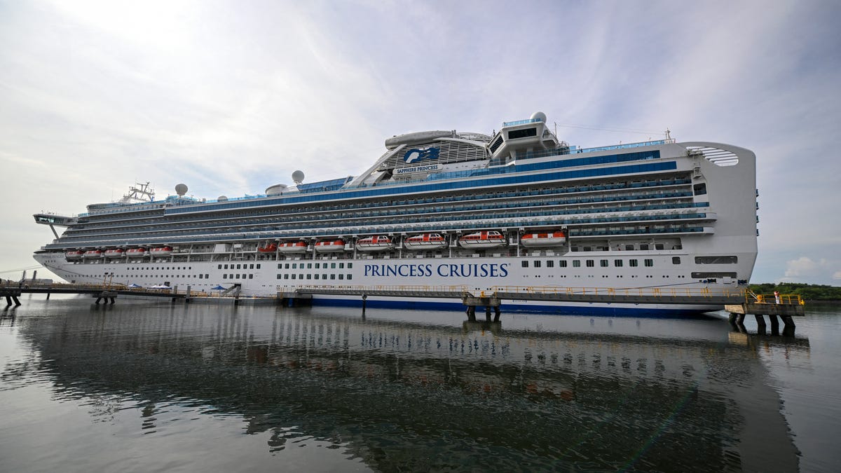 Sapphire Princess cruise ship