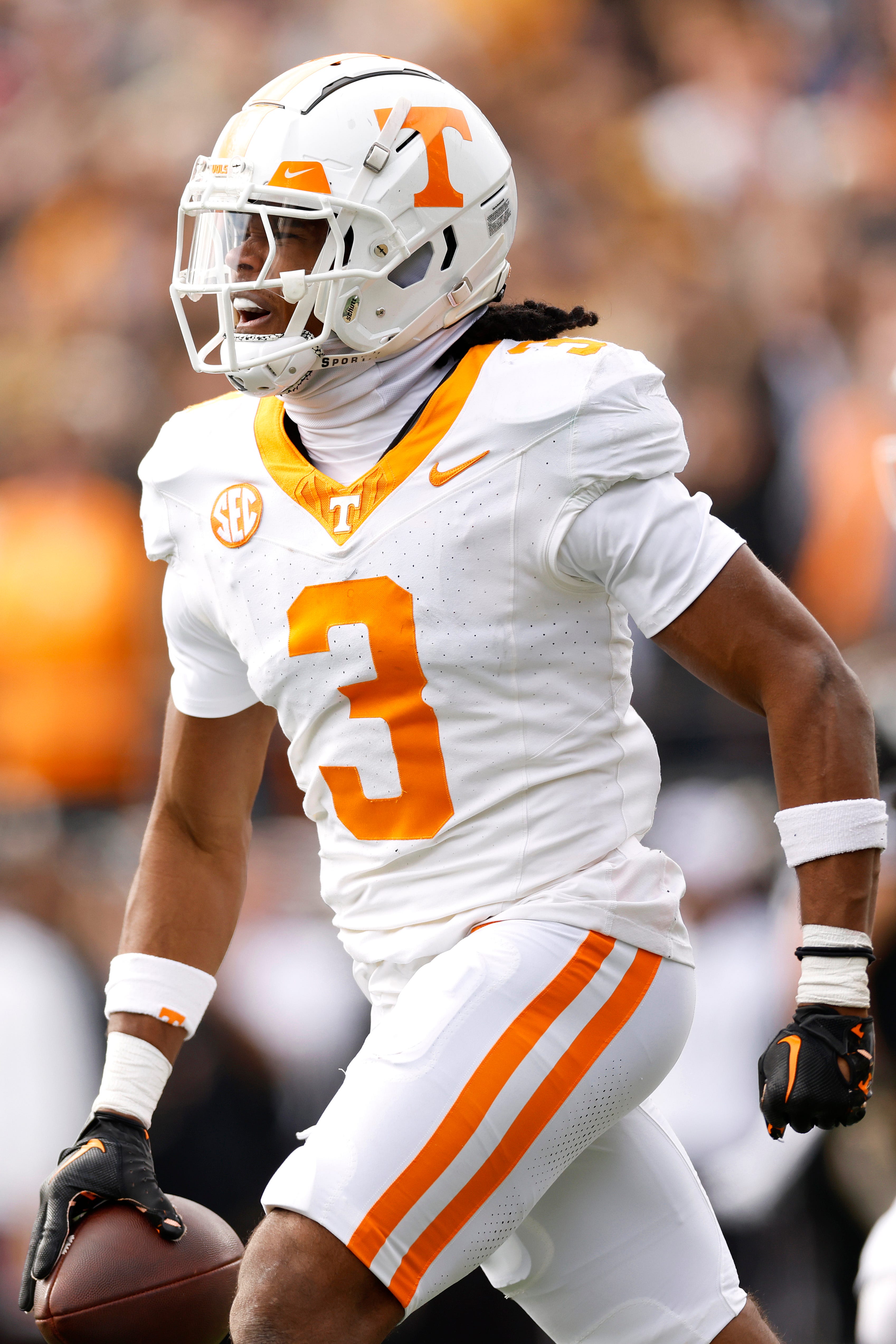 What is a bone plug? What to know about Jermod McCoy's knee injury. The Tennessee cornerback has slid in the NFL draft because of the injury.