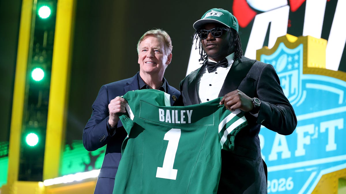 PITTSBURGH, PENNSYLVANIA - APRIL 23: David Bailey (R) of Texas Tech poses with NFL Commissioner Roger Goodell (L) after being selected second overall pick by the New York Jets during Round One of the 2026 NFL Draft at Acrisure Stadium on April 23, 2026 in Pittsburgh, Pennsylvania. (Photo by Emilee Chinn/Getty Images)