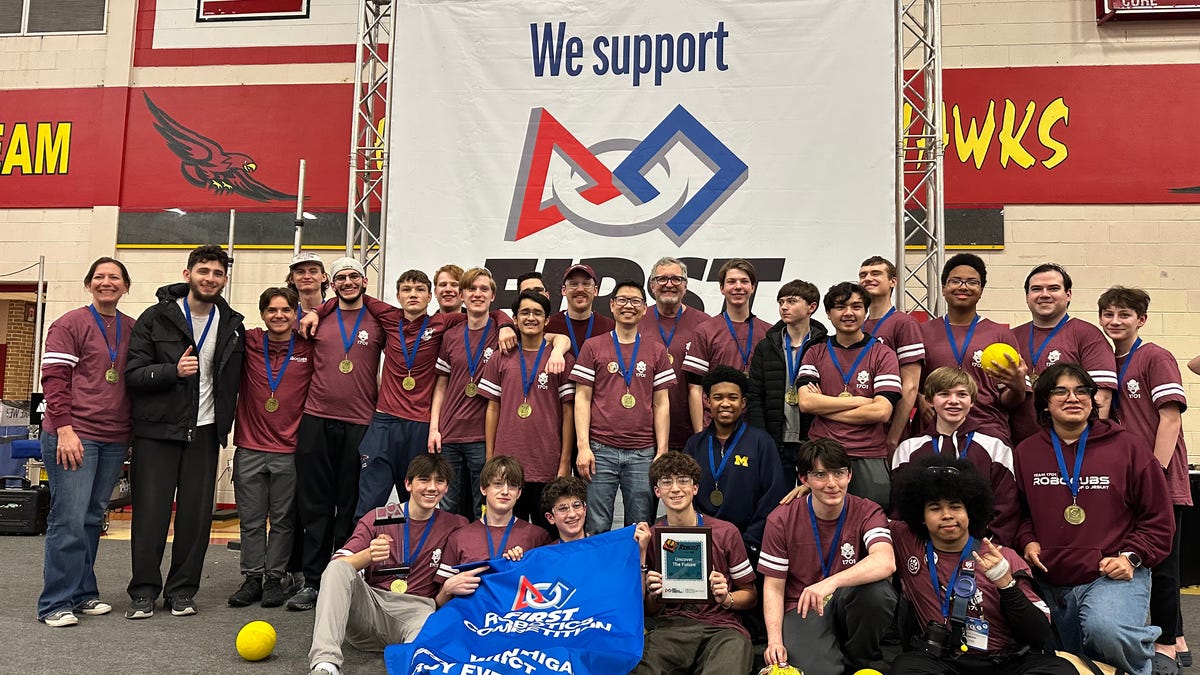 3 Detroit robotics teams earned a trip to Houston to take on the world