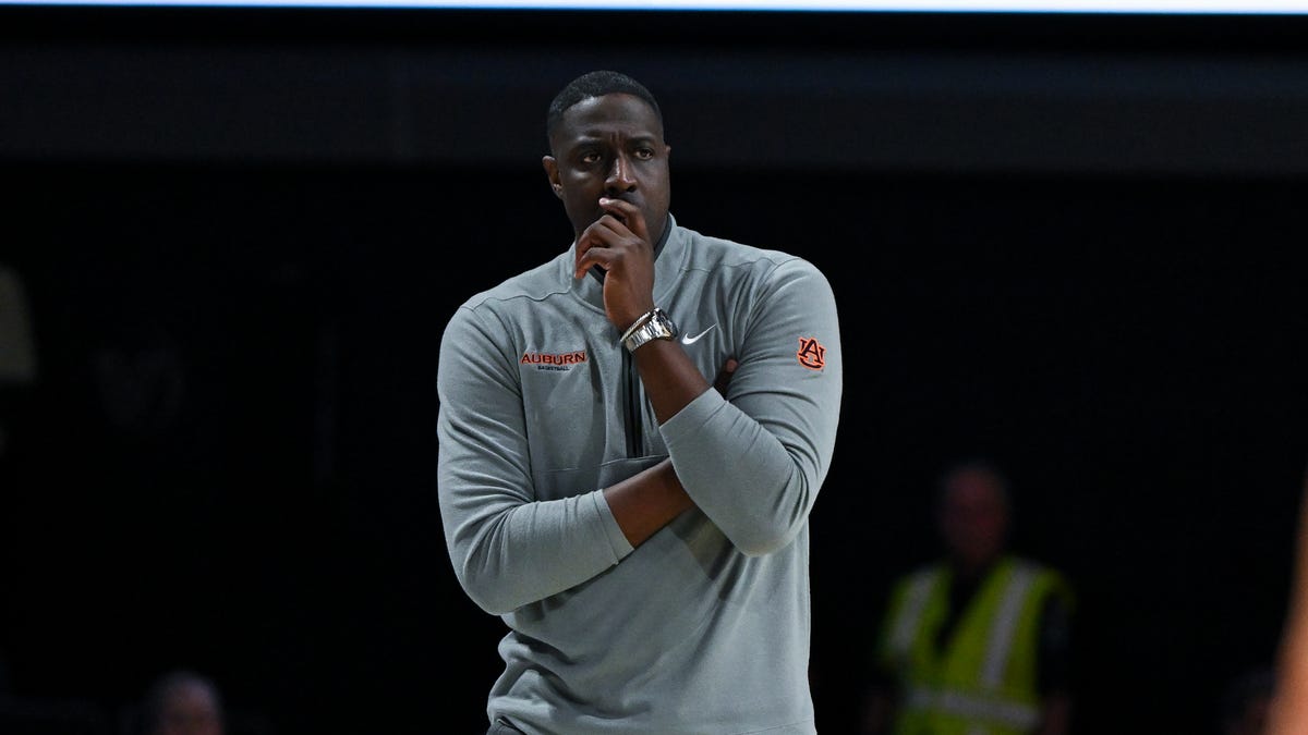 Η μεταγραφή του Μαϊάμι Τζέσικα Πίτερσον υπογράφει με το γυναικείο μπάσκετ της Auburn