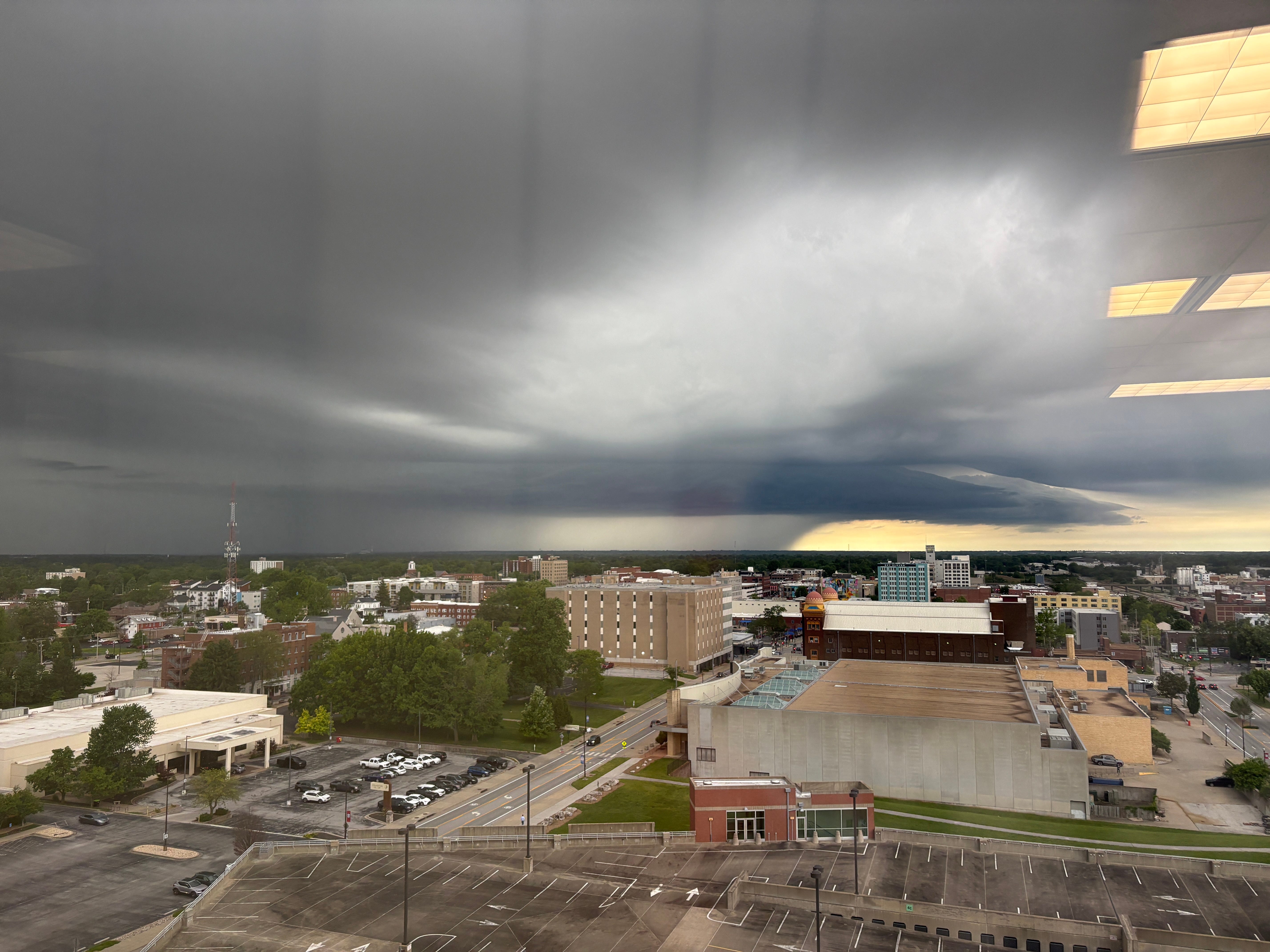 Missouri hailstorm kills zoo animal, sparks crashes