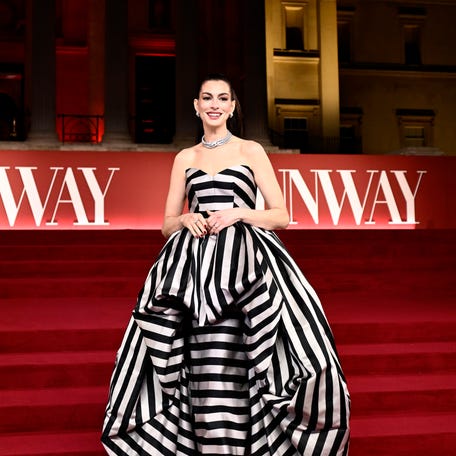 LONDON, ENGLAND - APRIL 22: Anne Hathaway attends "A Night With Runway" Photocall for "The Devil Wears Prada 2" at The National Gallery on April 22, 2026 in London, England. (Photo by Gareth Cattermole/Getty Images)