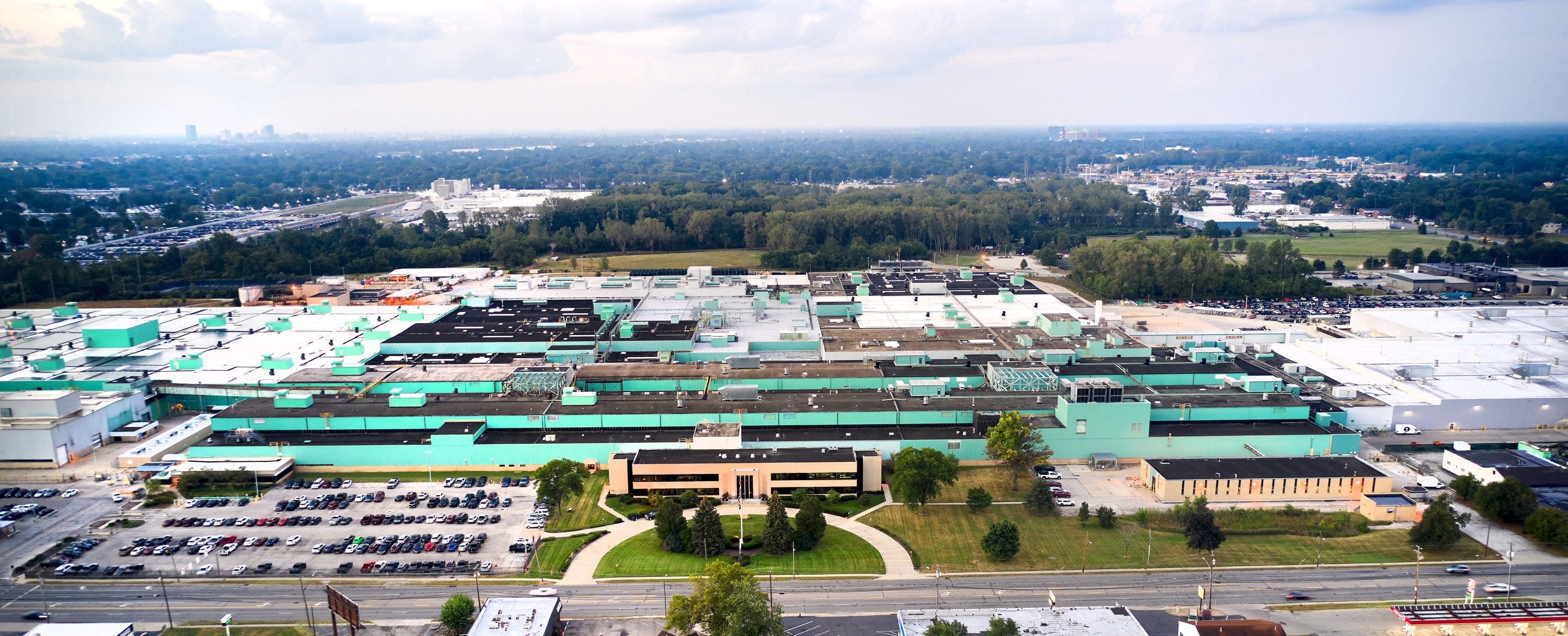 https://www.gannett-cdn.com/authoring/authoring-images/2026/04/29/PDTF/89864779007-gm-toledo-powertrain-05.jpg?auto=webp&crop=2161,1215,x419,y0&format=pjpg&width=1200