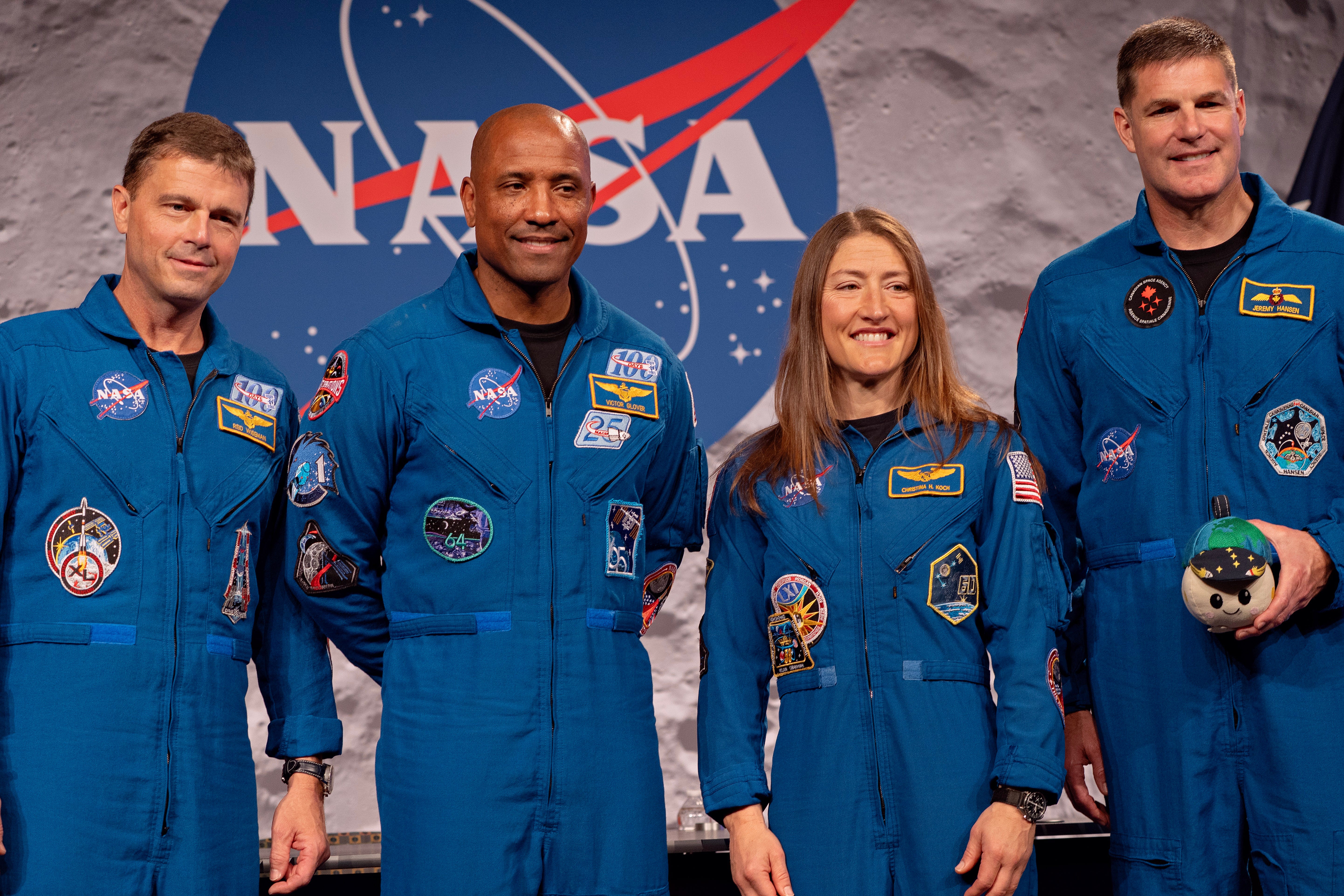 https://www.gannett-cdn.com/authoring/authoring-images/2026/04/29/USAT/89860904007-artemis-ii-crew.jpg?auto=webp&crop=5762,3240,x0,y0&format=pjpg&width=1200