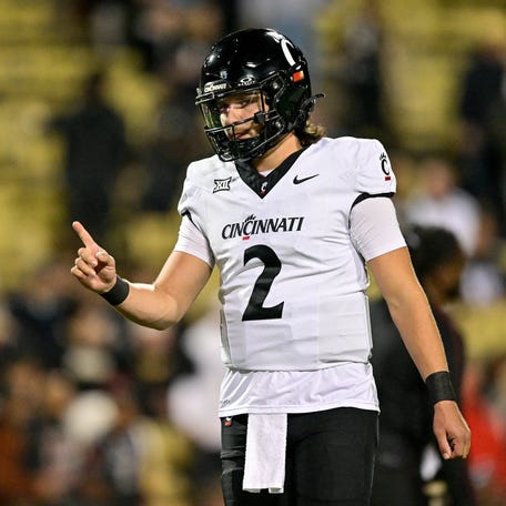 BOULDER, CO - OCTOBER 26: Brendan Sorsby #2 of the Cincinnati Bearcats warms up before a game against the Colorado Buffaloes at Folsom Field on October 26, 2024 in Boulder, Colorado. (Photo by Dustin Bradford/Getty Images)