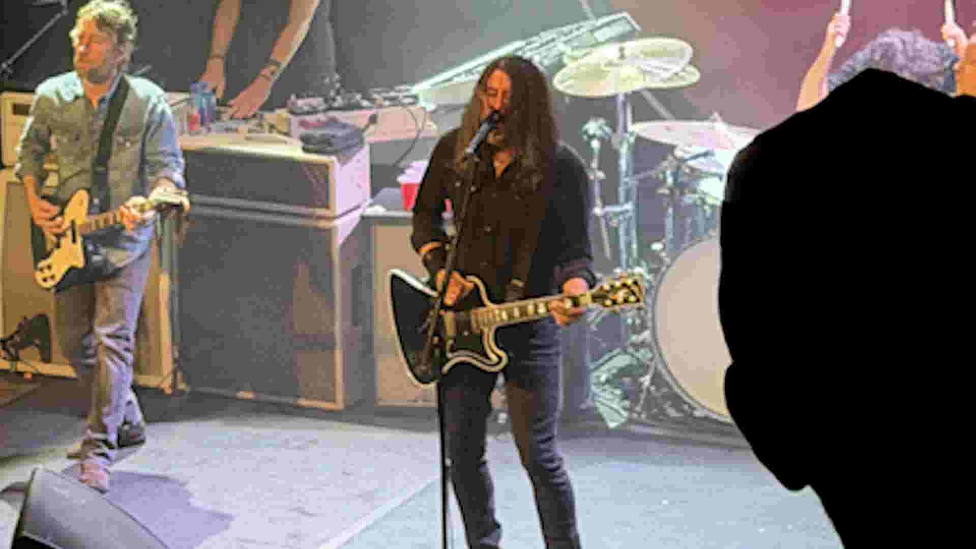 Foo Fighters’ Dave Grohl cracks jokes, introduces rare song at NY show