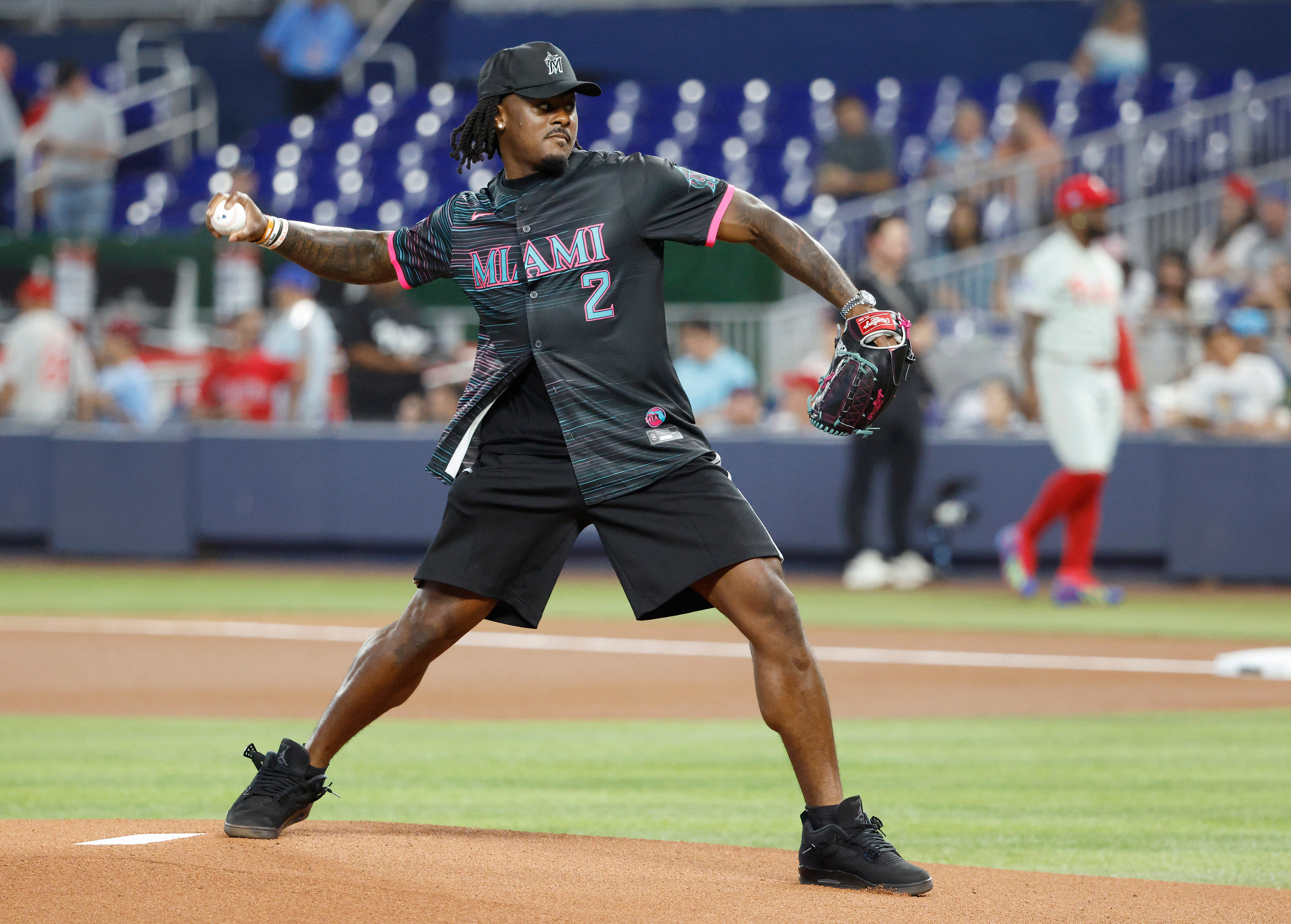 The Marlins invited Malik Willis to throw a first pitch at their May 1 game against the Phillies. The Dolphins QB's throw did not go as planned.