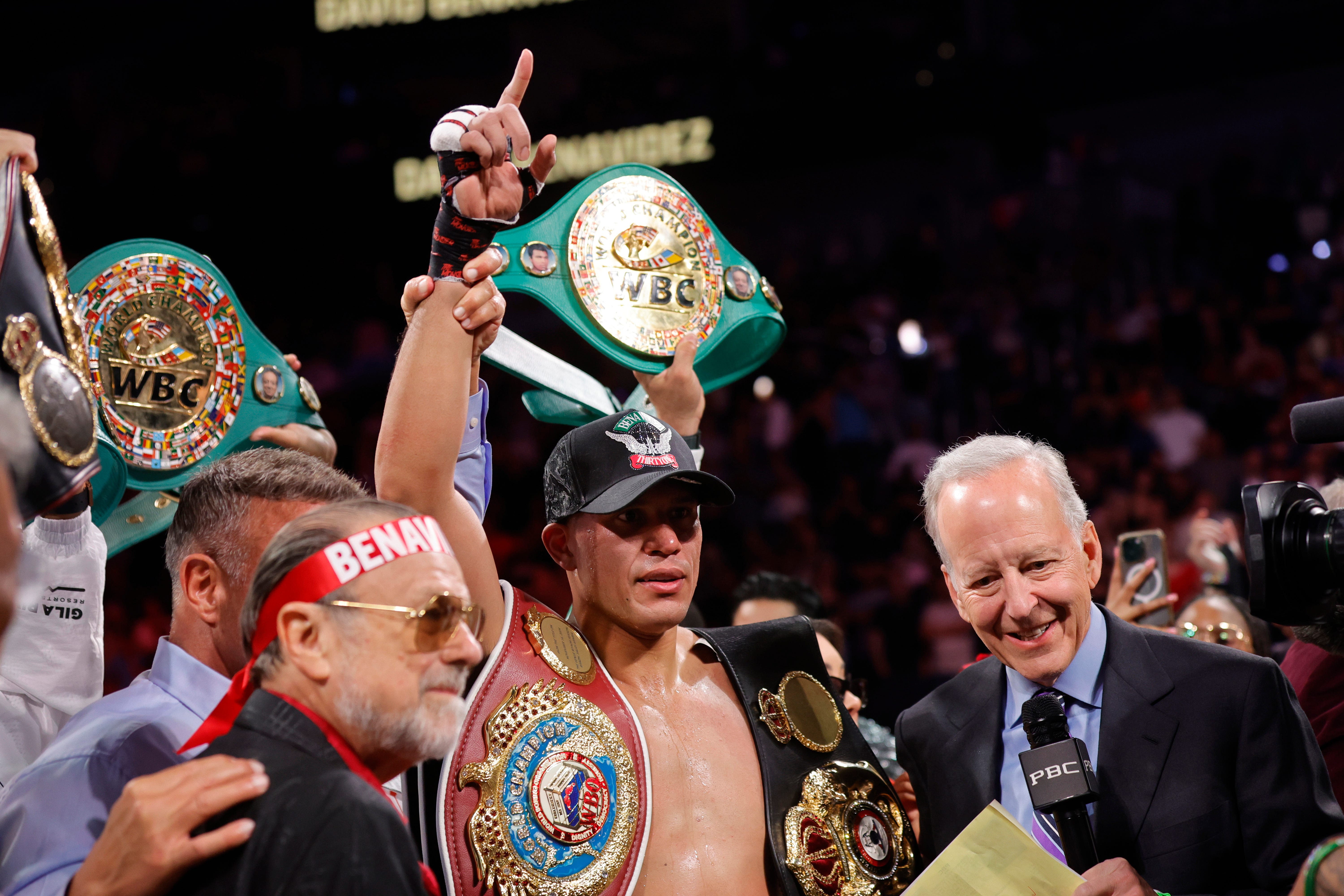 David Benavidez took on Gilberto 