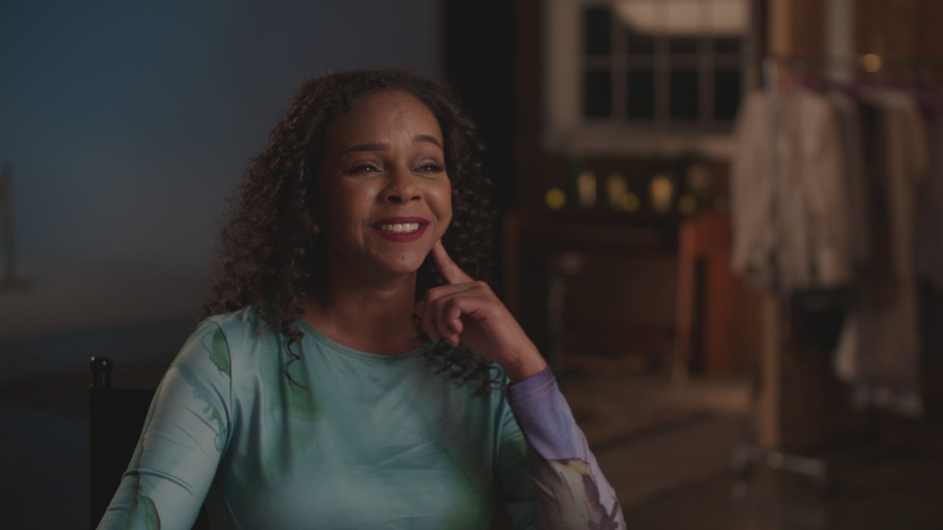 Fans of “Saved by the Bell,” who envied Lisa Turtle’s fashion sense, will be happy to see actress Lark Voorhies in ID’s 