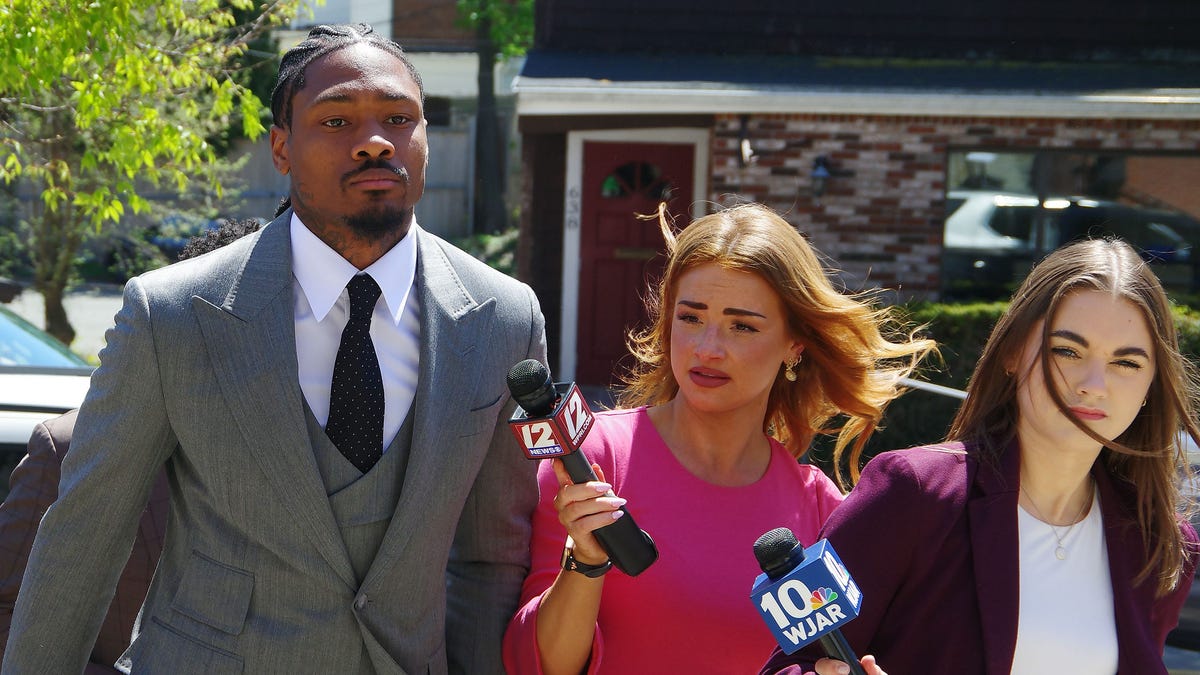 Former New England Patriots wide receiver Stefon Diggs returns to Dedham District Court after lunch break on Tuesday, May 5, 2026. Diggs did not speak with the media.