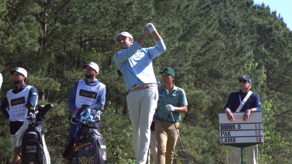 General view of a professional tennis match setting