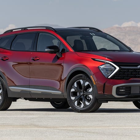 6 2025 Kia Sportage PHEV front view