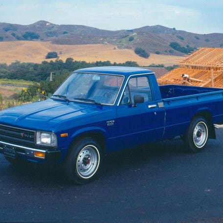 1984 Toyota Pickup front three quarter