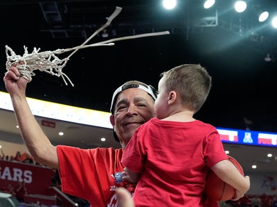 For top-seeded Houston, basketball is a family affair