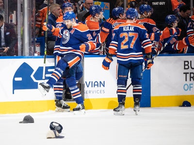 Draisaitl scores 3, Oilers beat Ducks 6-0, get playoff berth