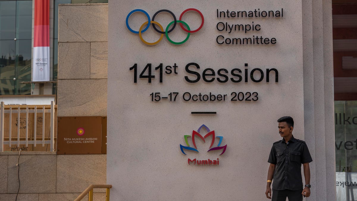 Міжнародний олімпійський комітет призупиняє членство Олімпійського комітету Росії за порушення Олімпійської хартії