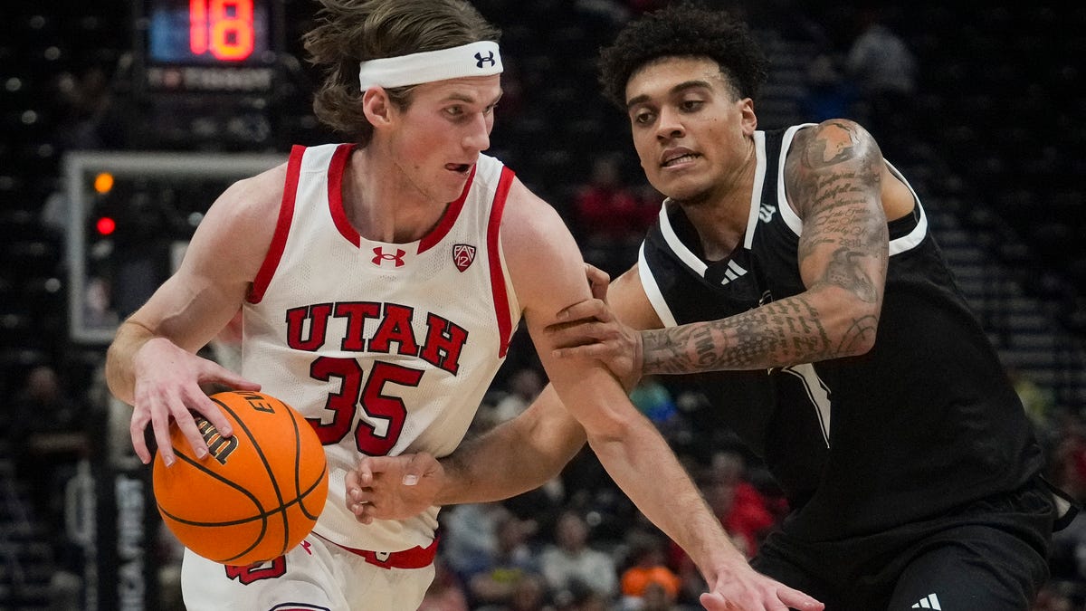 Utah closes the door down the stretch to beat Hawaii 79-66