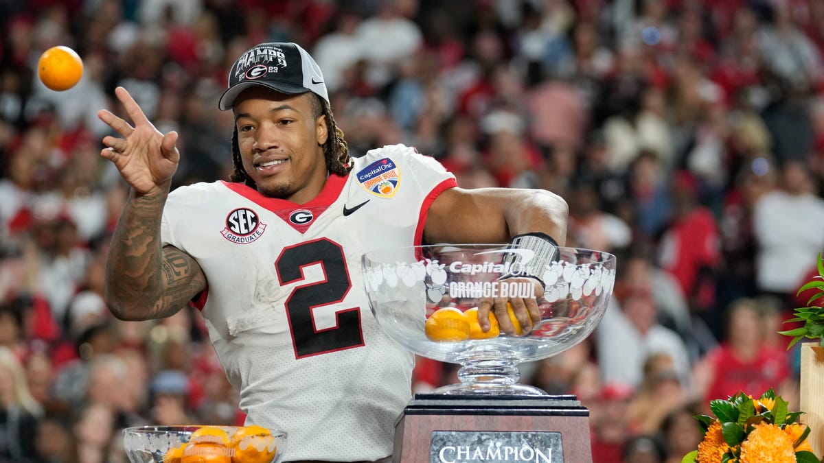 Georgia running back Kendall Milton announces plans to enter NFL draft after strong finish to season