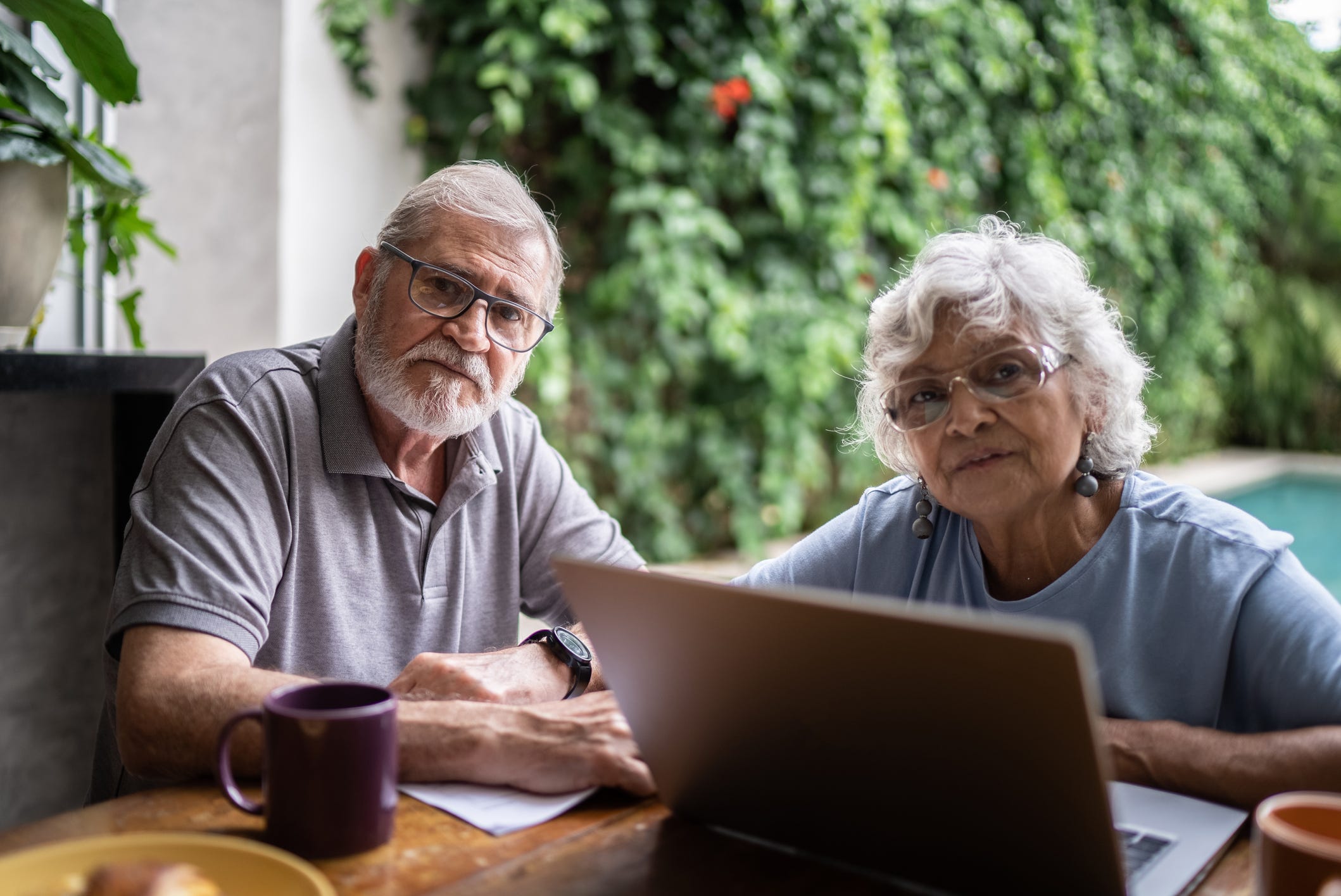https://www.gannett-cdn.com/authoring/images/motleyfool/2026/04/15/USAT/89624061007-senior-couple-laptop-serious-gettyimages-1397343629.jpeg?auto=webp&crop=2117,1192,x0,y111&format=pjpg&width=1200