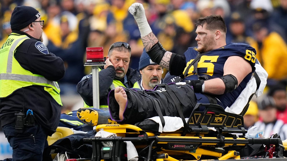 Joel Klatt recalls Michigan support of injured Zak Zinter: ‘Never heard a stadium that loud’