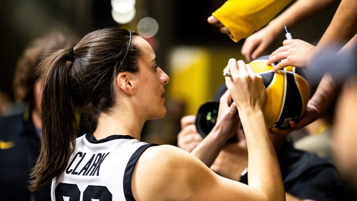 Caitlin Clark gives Iowa basketball teammates Nike shoes at her 22nd birthday party Caitlin Clark gives Iowa basketball teammates Nike shoes at her 22nd birthday party