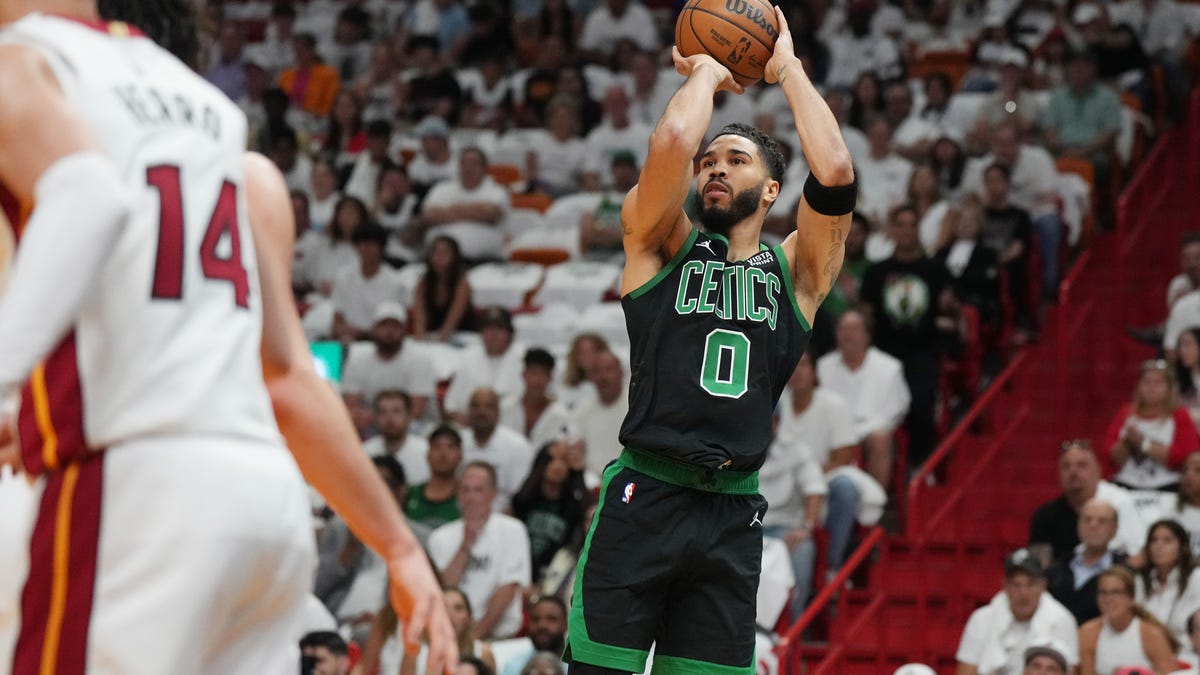 Boston Celtics vs Miami Heat picks, predictions, odds: Who wins Game 4 of NBA Playoffs?