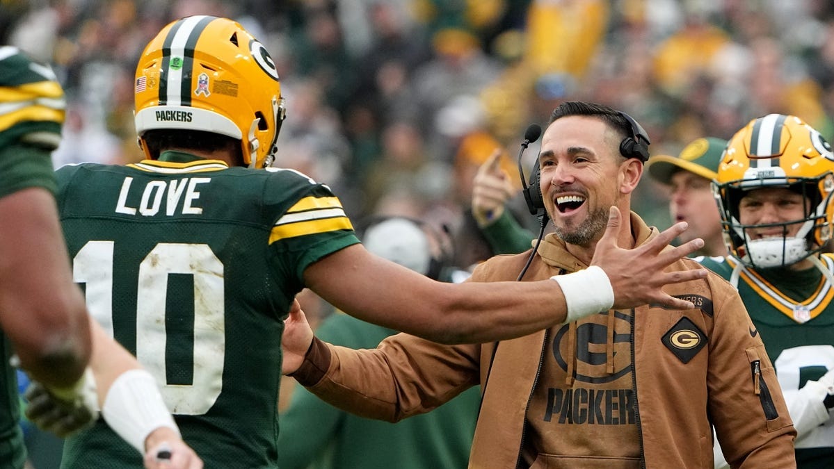 Tony Romo compares young Packers receivers to 2011 Super Bowl group: 'They're here to stay.'