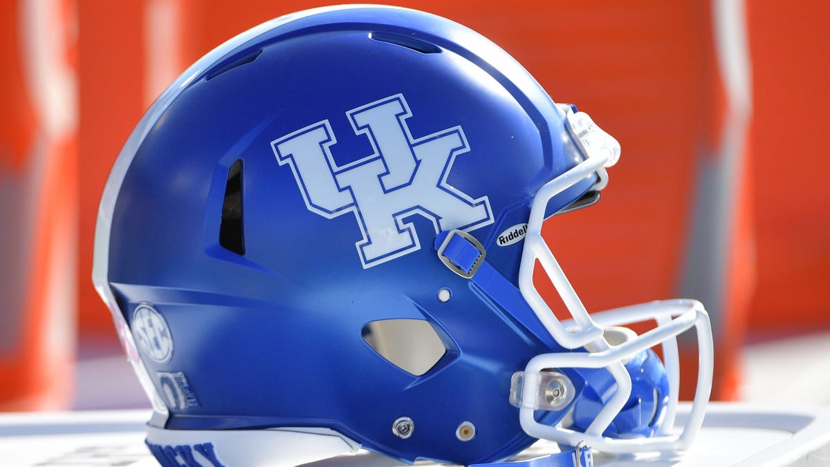 Kentucky football hires Derek Shay as tight ends coach: What to know about new assistant Kentucky football hires Derek Shay as tight ends coach: What to know about new assistant