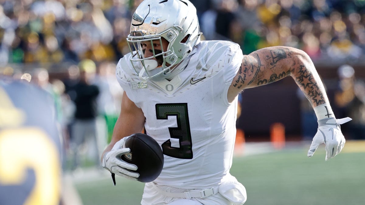 College Football Playoff projections: Oregon strengthens its hold as several teams tumble College Football Playoff projections: Oregon strengthens its hold as several teams tumble