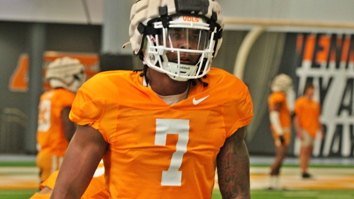 Arion Carter's leadership with Tennessee football detailed thumbnail