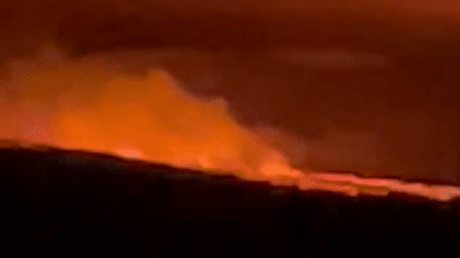 La erupción del Mauna Loa hace que los funcionarios adviertan sobre el peor de los casos