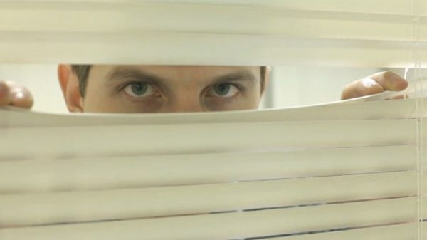 Creepy habits untrustworthy people have in common