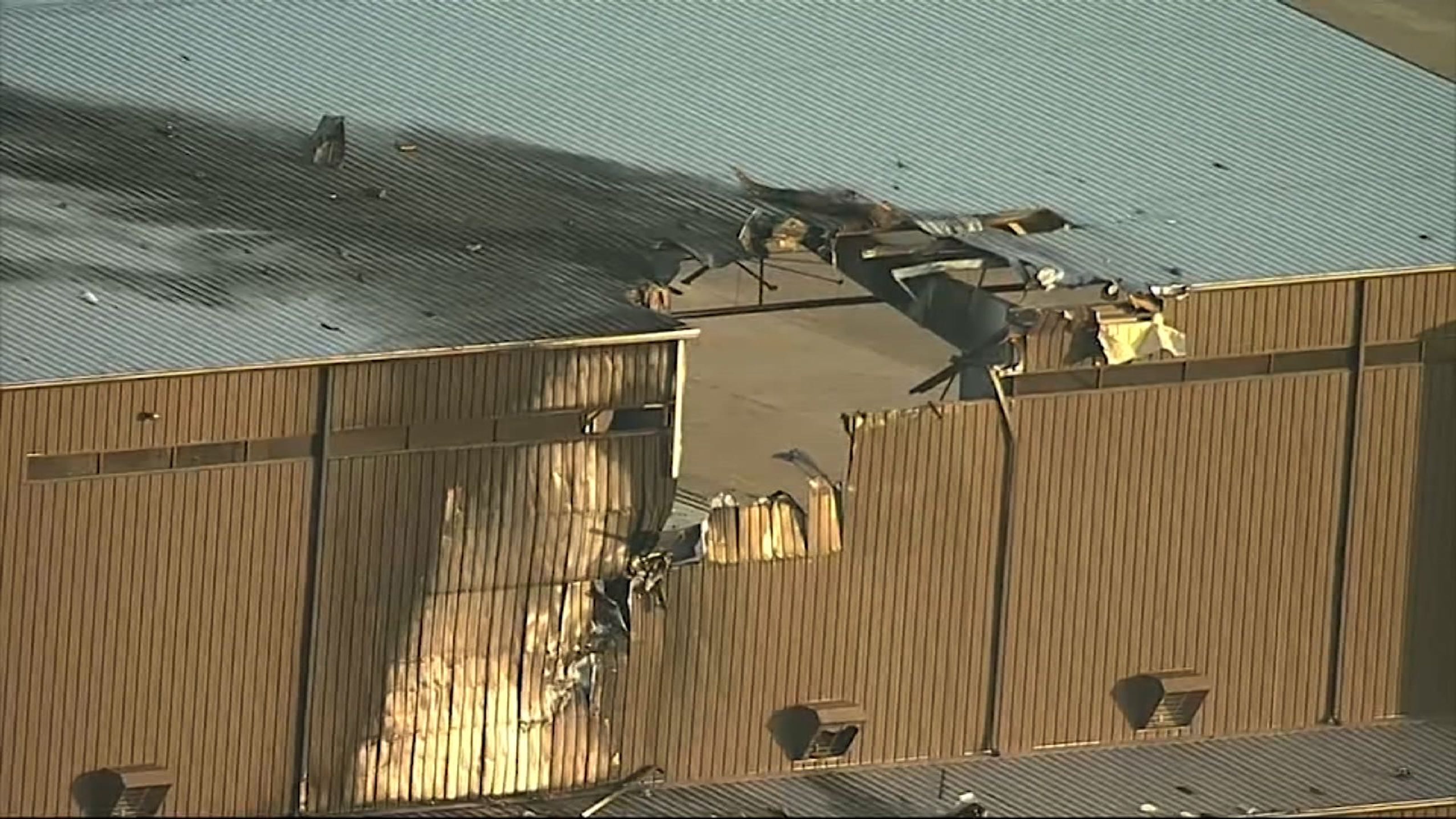 10 killed when plane crashes on takeoff in Texas