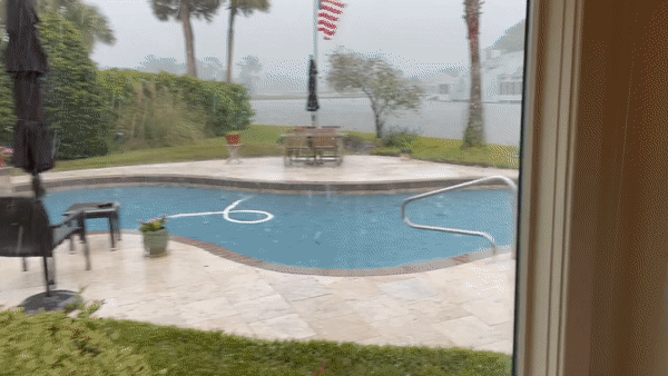 Thunderstorms hit Florida with large hailstones