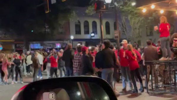 Fans take over downtown Athens streets after Bulld