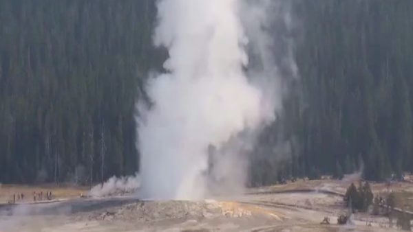 Yellowstone geyser erupts after 6 years of dormanc