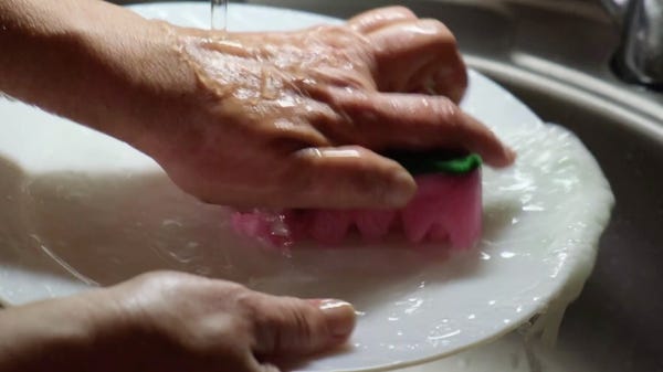 This is the best way to wash dishes
