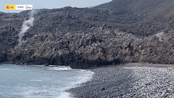 Beaches begin to form along La Palma's lava delta thumbnail