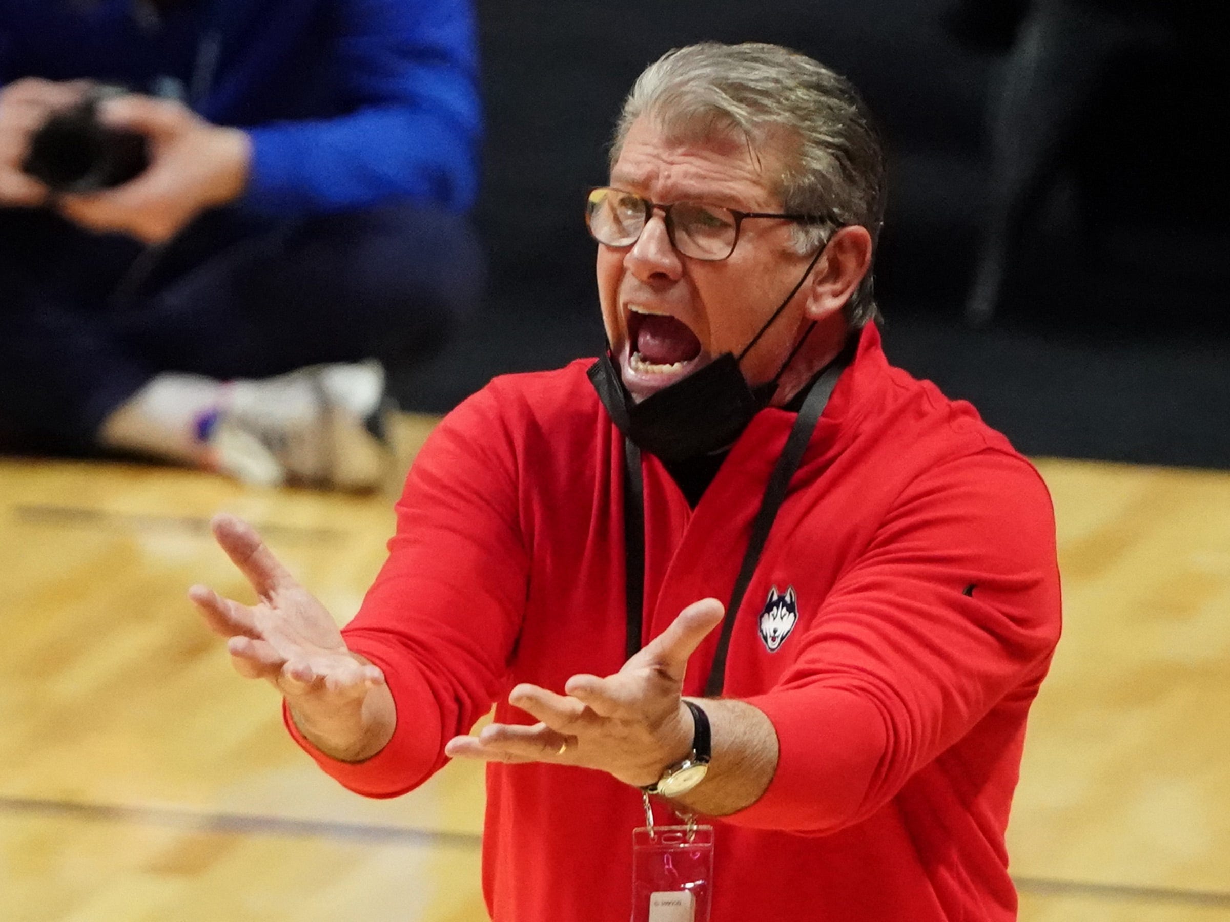 women-s-basketball-head-coach-salaries-usa-today