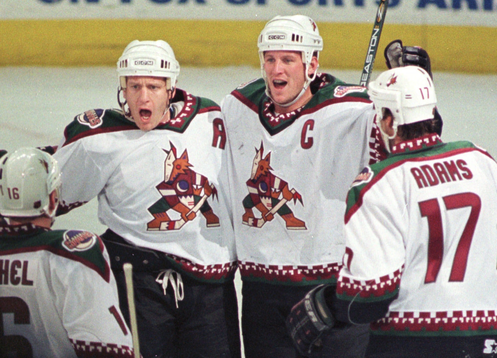 phoenix coyotes old jersey