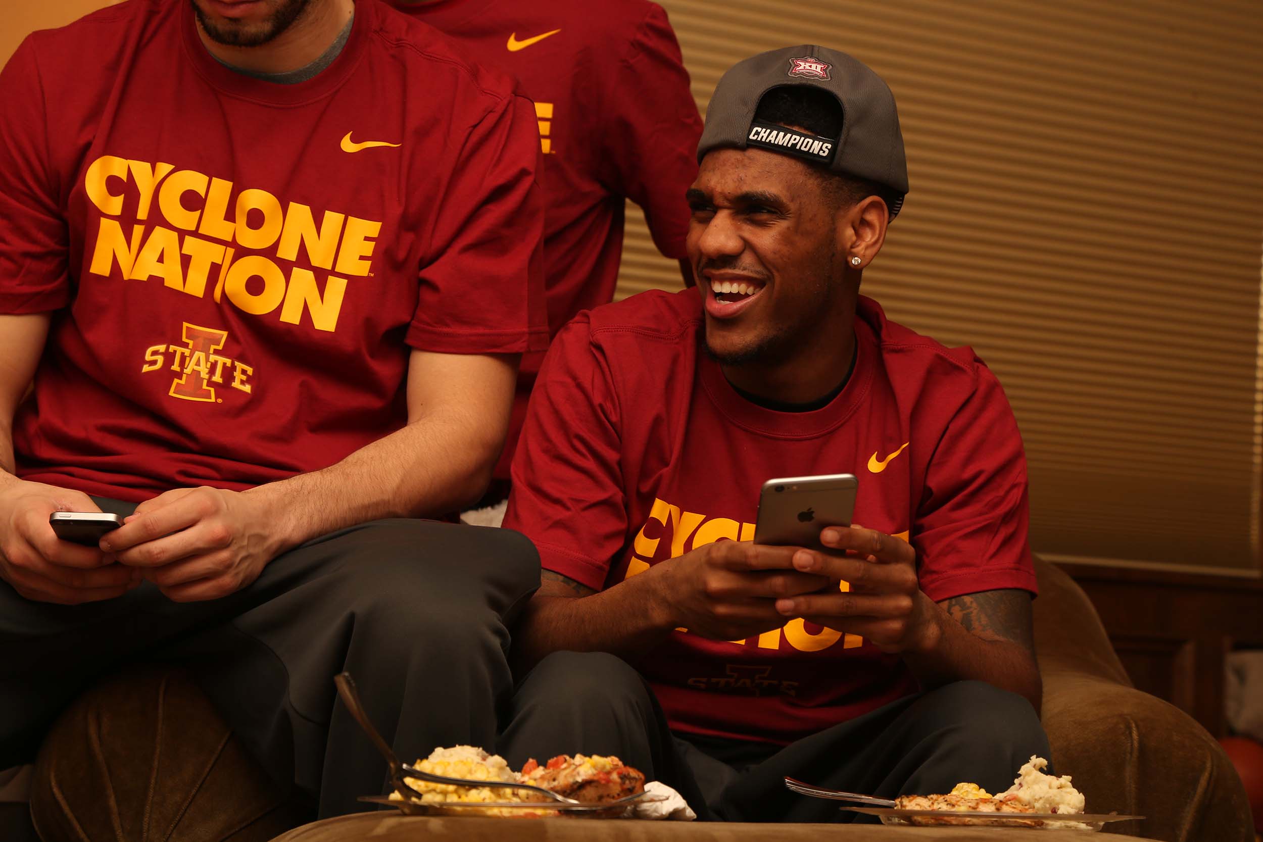17 photos Iowa State men's basketball team watches the selection show